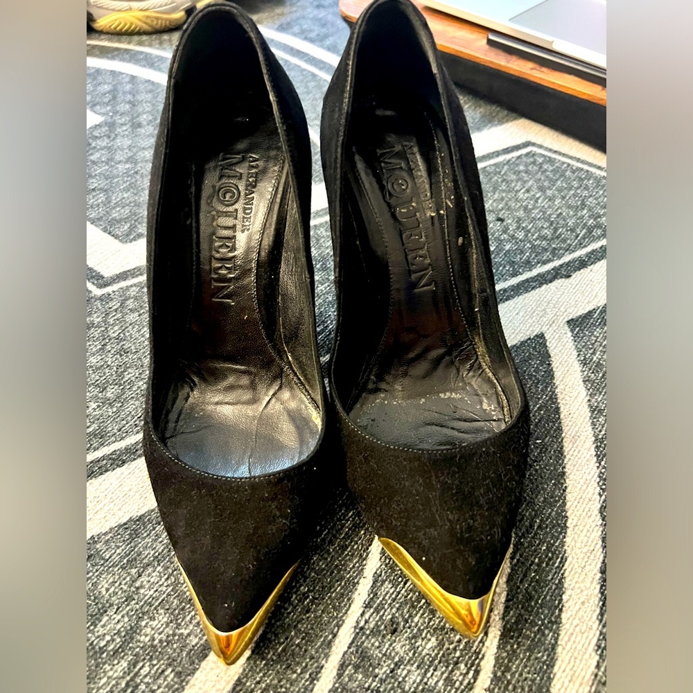 Alexander McQueen Black & Gold Heels - size 5